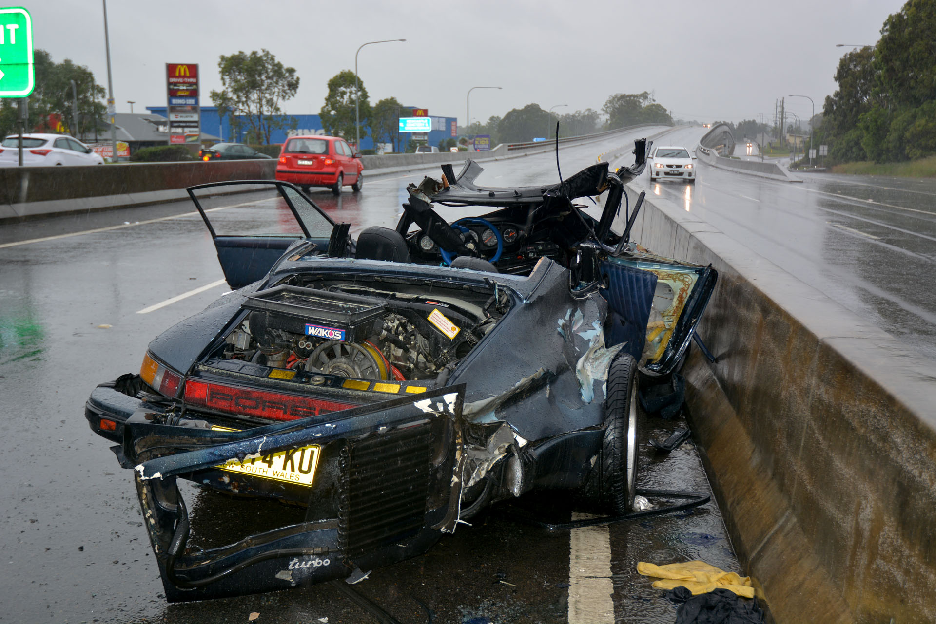 Porsche 930 Unfall (FIN: 93A0070818) Porsche 930 Unfall (FIN: 93A0070818)